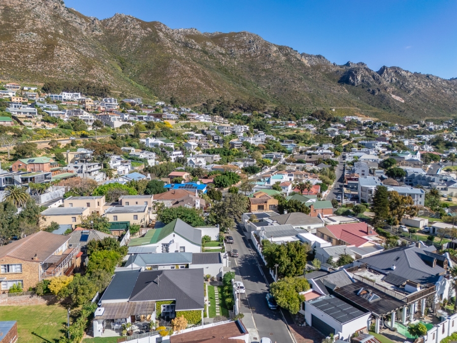 4 Bedroom Property for Sale in Gordons Bay Village Western Cape